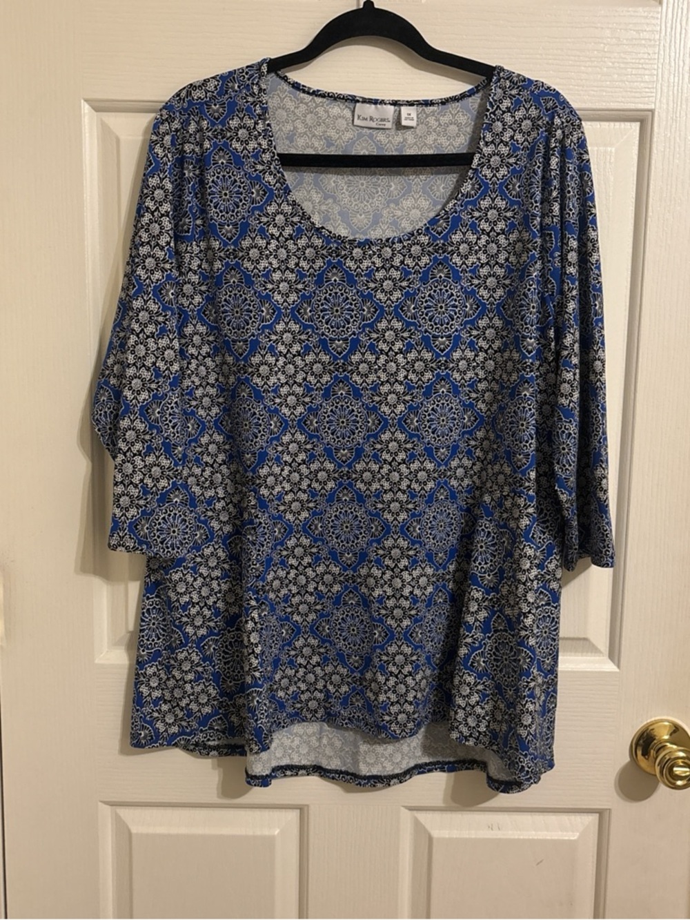 Kim Rogers Blue and White Patterned Scoop Neck Long Sleeve Top